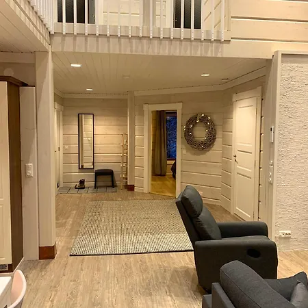 Levinkruunu A Visit * Levi