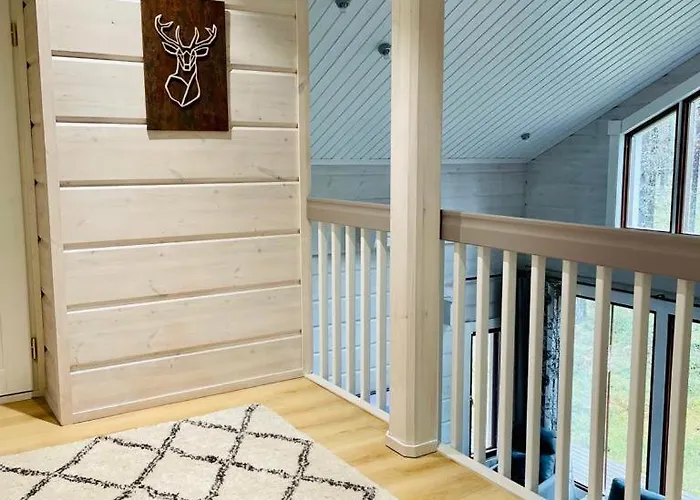 Levinkruunu A Visit *