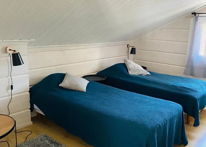 Levinkruunu A Visit *